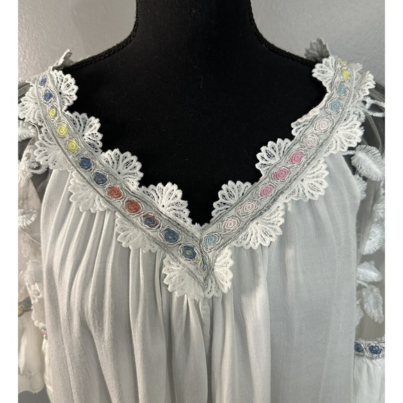 Womens White Blouse Made in Italy Embroidered Floral Eyelet Boho Tunic Sz L? EUC - Picture 2 of 7